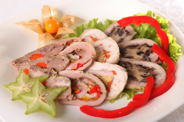 Meat rolls with vegetables