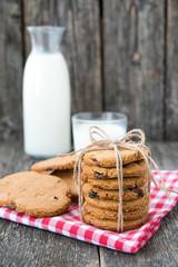 Oatmeal cookies with raisin
