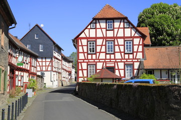 Häuser und Straße in Lich