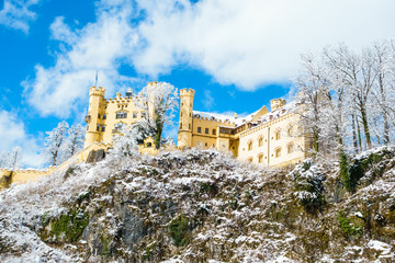 Obraz premium View on Hohenschwangau castle in spring time
