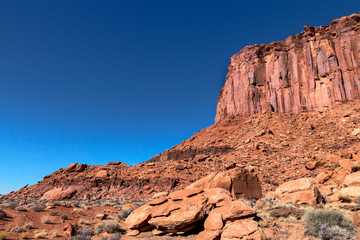 Fototapeta premium Murphy Trail- Canyonlands NP- Island in the Sky- Utah. This 9 mile scenic loop affords the hiker numerous canyon and mountain vistas.