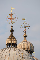 Fototapeta na wymiar Kuppeln des Markusdoms - Venedig