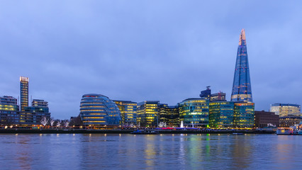 Naklejka premium London city at night