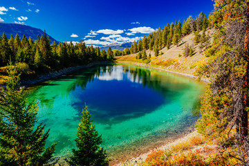 Naklejka premium Third Lake, Valley of the 5 Lakes, Jasper National Park, Alberta