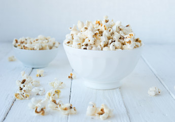 Homemade salty popcorn
