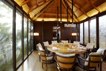 Garden restaurant aisle