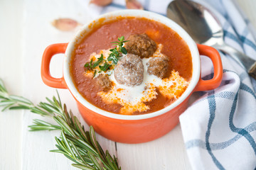 Tomato quenelles soup
