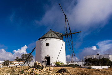 Alte Windmühle in Vejer de la Frontera in Südspanien