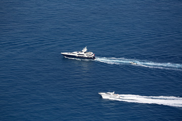 Obraz premium Boat Wake on Mediterranean Sea