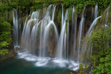 Fototapeta na wymiar massive waterfall in Plitvice Lakes
