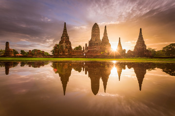 Obraz premium Starożytne świątynie w Tajlandii