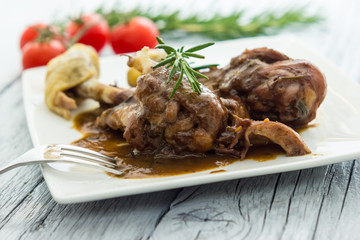 Chicken legs with red wine