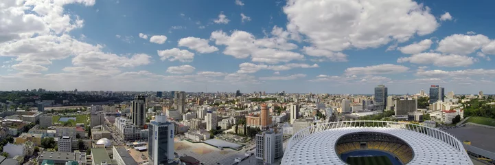 Foto auf Acrylglas Stadion Luftaufnahme der Stadt Kiew im Sommer