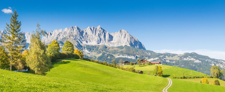 Fototapeta Mountain Cottage in front of Wilder Kaiser, Kitzbühel, Tyrol, Austria