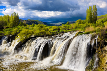 Fototapeta premium Turkey. Muradiye waterfalls (Eastern Anatolia, 80 km away from Van Lake). Motion blur effect of cascade