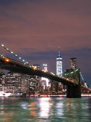 Fototapeta na wymiar Brooklyn Bridge with WTC at Night