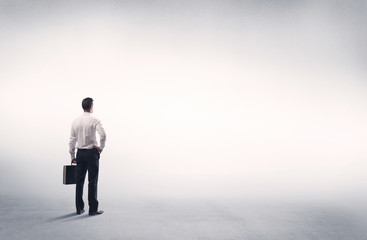Obraz premium Sales person with empty white background