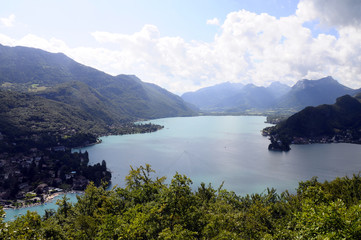Fototapeta na wymiar Annecy lake in France