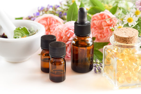 alternative therapy with essential oils and supplements