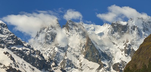 Obraz premium Clouds and summits