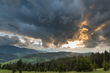 Fototapeta na wymiar Storm clouds over the mountains.