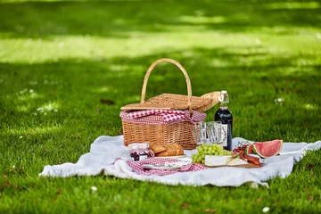 Fototapete Picknick Gesundes Sommer- oder Frühlingspicknick im Freien