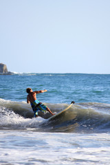 Obraz premium Surfer am Strand von Costa Rica