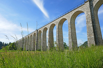 eisenbahn auf brücke, schweiz, gümmenen