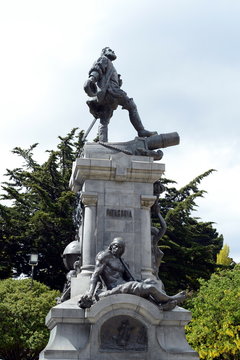 A monument to Fernando Magellan in Punta arenas.
