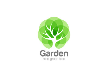 Fototapeta premium Drzewo Logo streszczenie projektu wektor Negatywna przestrzeń Eco Green Oak