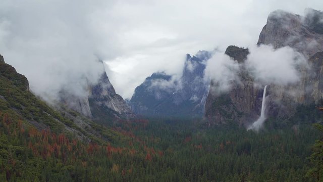 Time lapse of storm rolling into Yosemite Valley