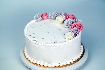 Wedding cake with roses.