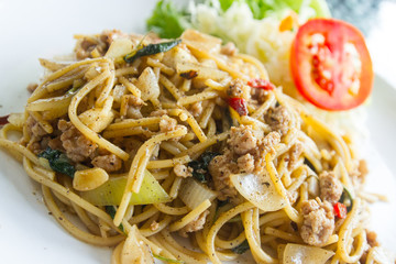 spaghetti pasta with sweet basil