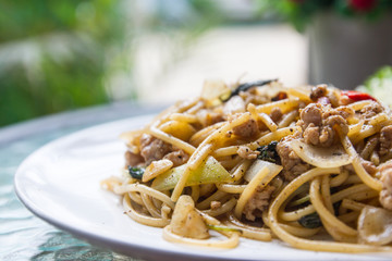 spaghetti pasta with sweet basil