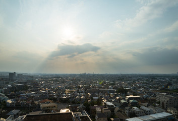 東京の風景と太陽