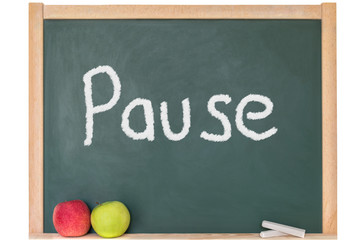 das Wort Pause ist auf eine Tafel geschrieben