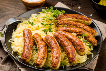 Nürnberger Bratwurst auf Sauerkraut