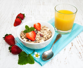 Muesli with strawberries