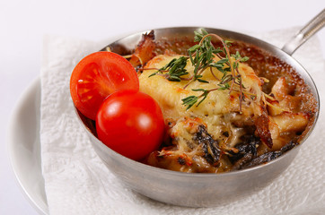 Julienne with chicken, mushrooms and cheese