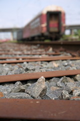 Fototapeta na wymiar Bahnschiene, mit Eisenbahnwaggon