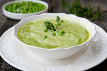 Green peas cream soup
