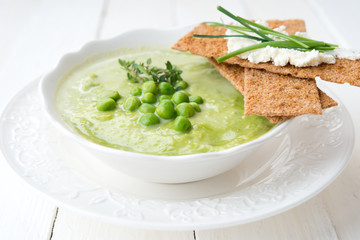 Green peas cream soup

