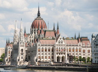 Fototapeta premium Panorama of Budapest with the Danube and the Parliament, Hungary.