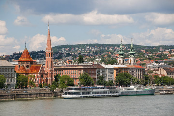 Obraz premium Budapest, Hungary. Beautiful Danube embankment in the summer.