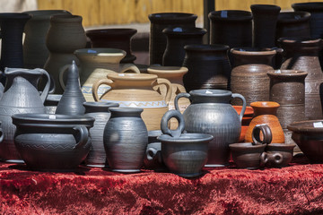Obraz premium Clay pots on a country fair