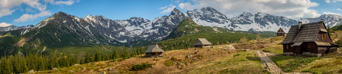 Papier Peint photo autocollant Panoramique Hala Gasienicowa dans les Tatras - panorama