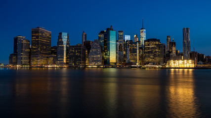 Fototapeta na wymiar Skyline of the city of New York at night