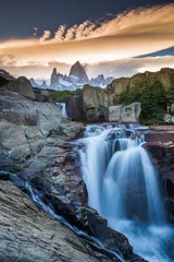 Fototapete Rund Mt Fitz Roy with a waterfall, Los Glaciares National Park, Argentina © Gleb Tarassenko