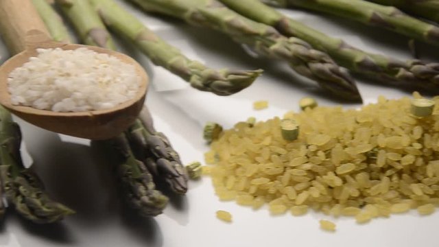Ryža a dehydrovan&aacute; &scaron;pargľa Rice and dehydrated asparagus Riso e asparagi disidratati Arroz y esp&aacute;rragos deshidratada Reis und dehydriert spargel Le riz et les asperges d&eacute;shydrat&eacute;es 