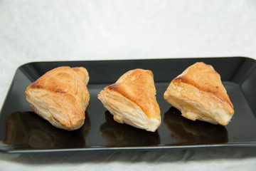 Puff pastry pie with curry chicken